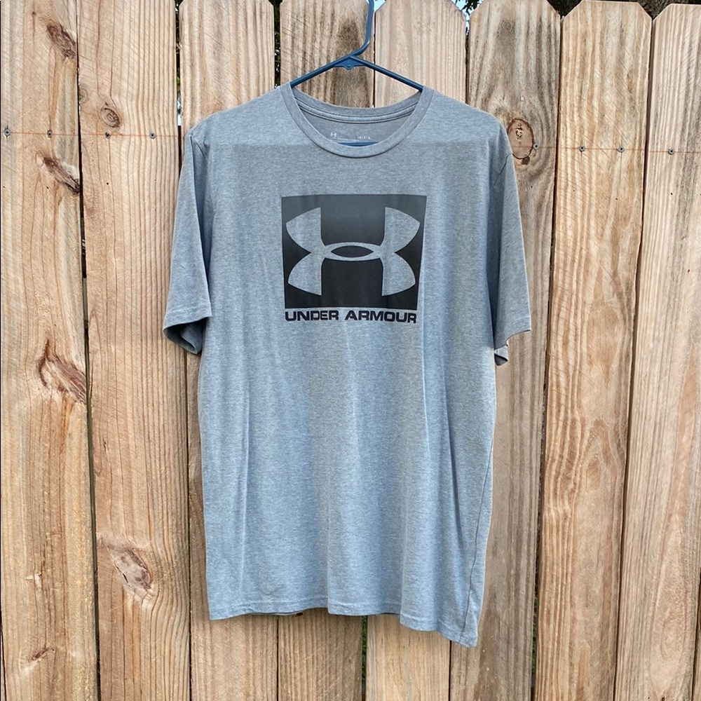Under Armour Gray Short Sleeve Tee Athletic Style